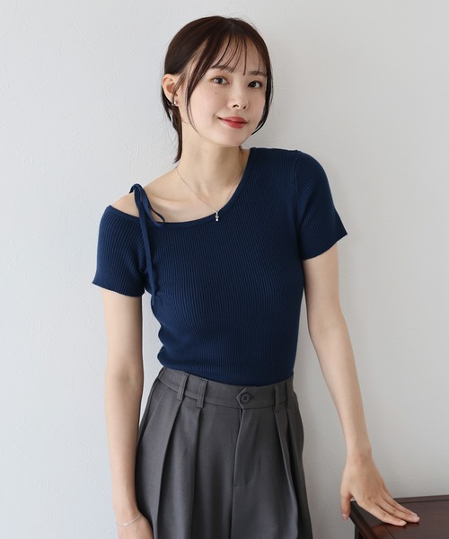 BLUEEAST（ブルーイースト）の「ワンオフショルダーリボンニット（ニット/セーター・レディース・アイボリー/ピンク/ライトカーキ/ネイビー/ブルー・MEDIUM）」の20枚目の写真