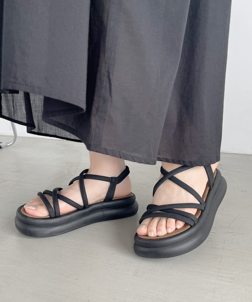 Ada.(エイダ)の「華奢ナロー 厚底 バイカラー コンフォートサンダル(サンダル・レディース・アイボリー/ブラック・35/36/37/38/39)」の17枚目の写真