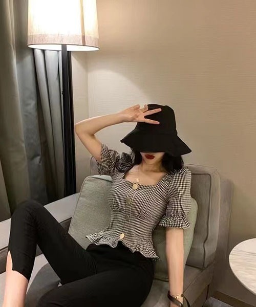 gossip!ロサンゼルス(ゴシップロサンゼルス)の「ギンガムチェック スクエアネックロングシャツ ショート ブラウス(シャツ/ブラウス・レディース・ブラック/レッド・S/M)」の15枚目の写真