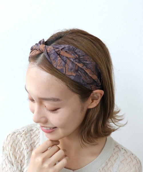 Three Four Time（ｽﾘｰﾌｫｰﾀｲﾑ）の「ボカシリーフプリントカチューシャ（カチューシャ・レディース・ブラウン/グリーン/アイボリー・FREE）」の5枚目の写真