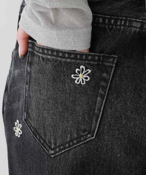 RAGEBLUE（レイジブルー）の「2size展開/フラワー刺繍ダメージワイドデニム（デニムパンツ・レディース・ブルー/ブラック・SMALL/MEDIUM）」の19枚目の写真