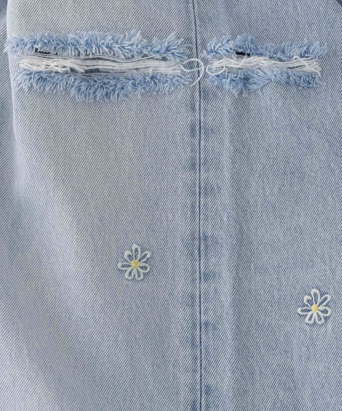 RAGEBLUE（レイジブルー）の「2size展開/フラワー刺繍ダメージワイドデニム（デニムパンツ・レディース・ブルー/ブラック・SMALL/MEDIUM）」の21枚目の写真