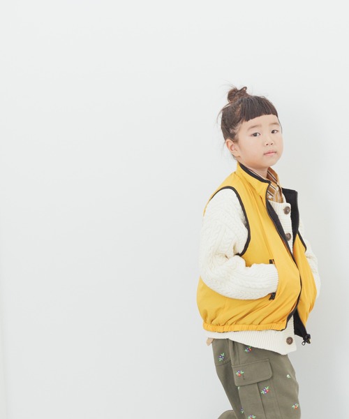 LOWRYS FARM（ローリーズファーム）の「リバーシブルベスト　 145813（ベスト・キッズ・イエロー/ブラック・120cm/110cm/150cm/140cm/130cm）」の2枚目の写真