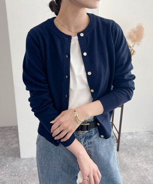 fredy emue(フレディエミュ)の「ウール混ベーシックニットカーディガン(ニット/セーター・レディース・ネイビー/オフホワイト/ピンク/ブラック/ライトグレー・38)」の4枚目の写真