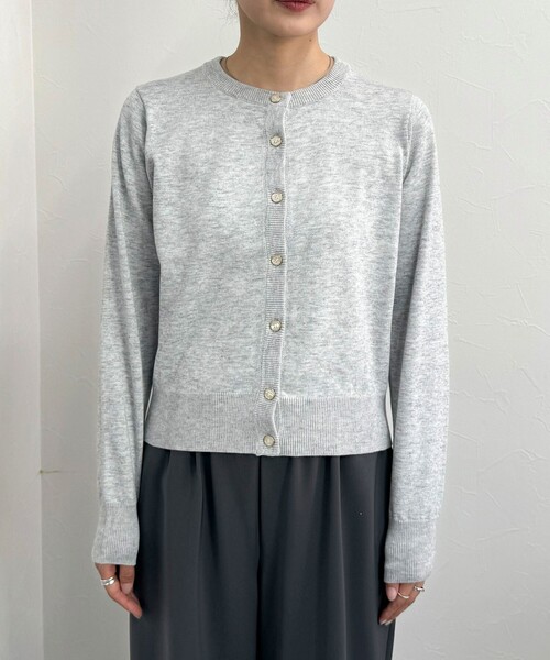 fredy emue(フレディエミュ)の「ウール混ベーシックニットカーディガン(ニット/セーター・レディース・ネイビー/オフホワイト/ピンク/ブラック/ライトグレー・38)」の10枚目の写真