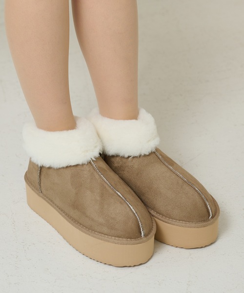 Lace Ladies(レースレディース)の「5cm厚底 ファー付き ムートン風ショート ブーツ(ブーツ・レディース・グレイッシュベージュ/キャメル/ブラック/グレー・ 25/24.5/24/23.5/23/22.5)」の4枚目の写真