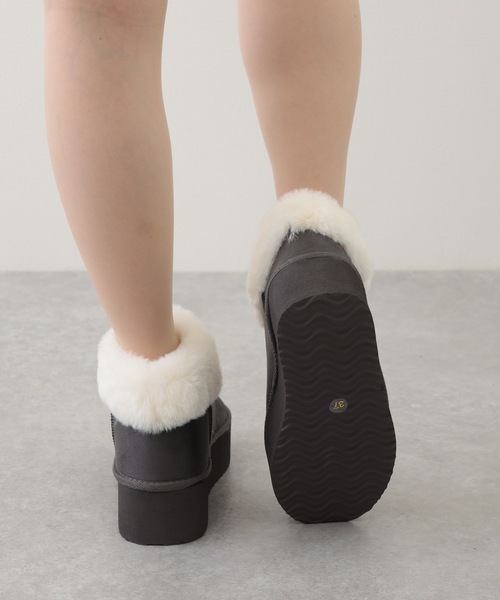 Lace Ladies(レースレディース)の「5cm厚底 ファー付き ムートン風ショート ブーツ(ブーツ・レディース・グレイッシュベージュ/キャメル/ブラック/グレー・ 25/24.5/24/23.5/23/22.5)」の19枚目の写真