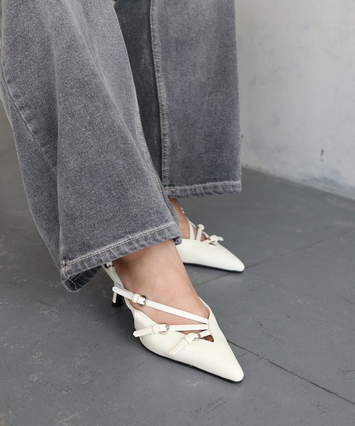 &g'aime（アンジェム）の「【&g’aime】クロスストラップポインテッドミュール CROSS STRAP POINTED MULE（パンプス・レディース・アイボリー/ブラック・22.5/23.5/24.5）」の6枚目の写真