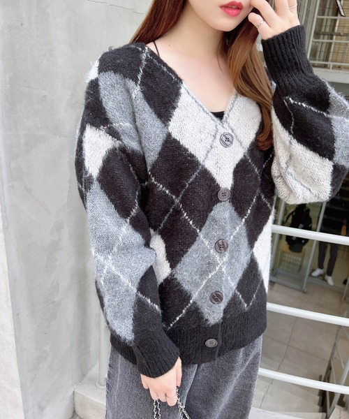 INGNI（イング）の「アーガイル柄ロングニットカーディガン（カーディガン/ボレロ・レディース・ブラック×グレー/マスタード/ブルー・M）」の16枚目の写真