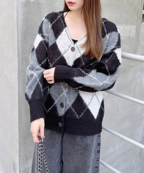INGNI（イング）の「アーガイル柄ロングニットカーディガン（カーディガン/ボレロ・レディース・ブラック×グレー/マスタード/ブルー・M）」の18枚目の写真