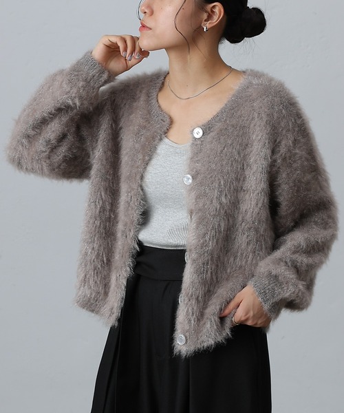 COLONY 2139（コロニートゥーワンスリーナイン）の「ファーライクラメニットカーディガン（カーディガン/ボレロ・レディース・グレー/ベージュ/レッド・FREE）」の2枚目の写真