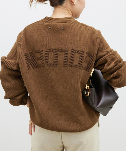 GOLDEN GOOSE(ゴールデングース)の「*【GOLDEN GOOSE / ゴールデングース】CREW NECK LOGO EMBROIDERY(ニット/セーター・レディース・キャメル・FREE)」の4枚目の写真