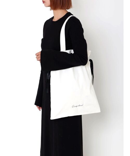 RUNWAY channel(ランウェイチャネル)の「ギフトバッグMサイズ(セルフラッピング用)(ラッピングキット・レディース・ホワイト・M)」の12枚目の写真