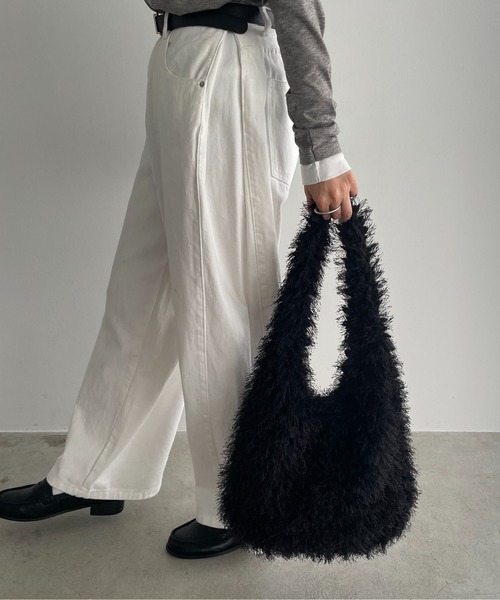 210nouve（トゥージュヌーブ）の「シャギーファーショルダーバッグ（ショルダーバッグ・レディース・ブラック/ブラウン/ベージュ/レッド/ブルー・FREE）」の13枚目の写真