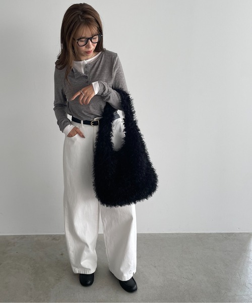 210nouve（トゥージュヌーブ）の「シャギーファーショルダーバッグ（ショルダーバッグ・レディース・ブラック/ブラウン/ベージュ/レッド/ブルー・FREE）」の21枚目の写真