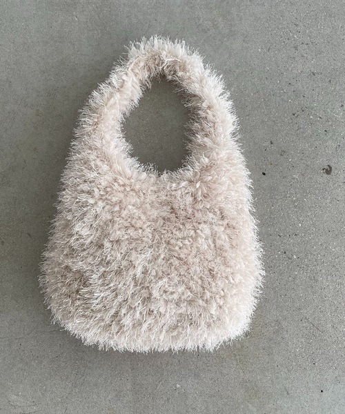 210nouve（トゥージュヌーブ）の「シャギーファーショルダーバッグ（ショルダーバッグ・レディース・ブラック/ブラウン/ベージュ/レッド/ブルー・FREE）」の6枚目の写真