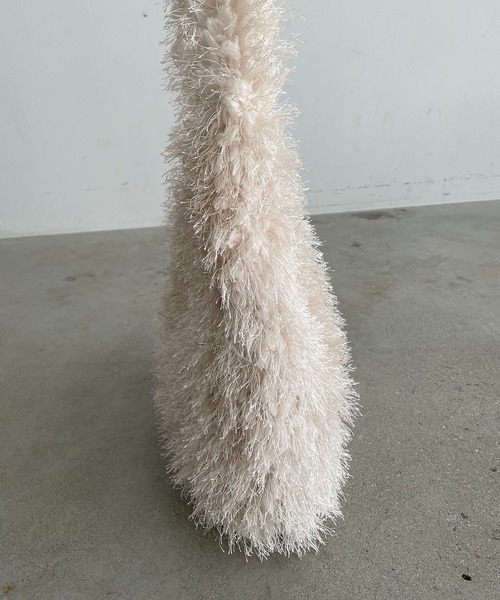 210nouve（トゥージュヌーブ）の「シャギーファーショルダーバッグ（ショルダーバッグ・レディース・ブラック/ブラウン/ベージュ/レッド/ブルー・FREE）」の10枚目の写真