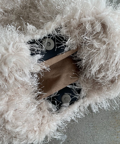 210nouve（トゥージュヌーブ）の「シャギーファーショルダーバッグ（ショルダーバッグ・レディース・ブラック/ブラウン/ベージュ/レッド/ブルー・FREE）」の11枚目の写真