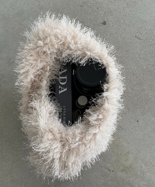 210nouve（トゥージュヌーブ）の「シャギーファーショルダーバッグ（ショルダーバッグ・レディース・ブラック/ブラウン/ベージュ/レッド/ブルー・FREE）」の14枚目の写真