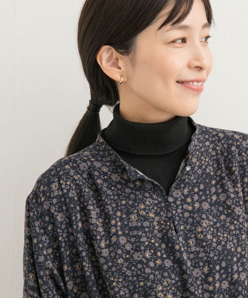 URBAN RESEARCH DOORS（アーバンリサーチドアーズ）の「『UR TECH』テレコタートルネックTシャツ（Tシャツ/カットソー・レディース・オフホワイト/ブラック/チャコールグレー・MEDIUM）」の9枚目の写真