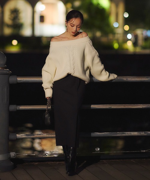 anuans（アニュアンス）の「ハイゲージケーブルニットプルオーバー