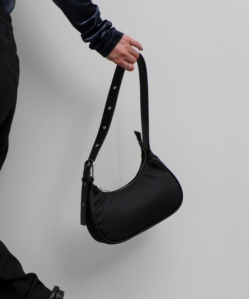 select MOCA（セレクトモカ）の「ハーフムーンワンハンドルバッグ（ショルダーバッグ・レディース・ブラック/ベージュ/ブルー・FREE）」の2枚目の写真