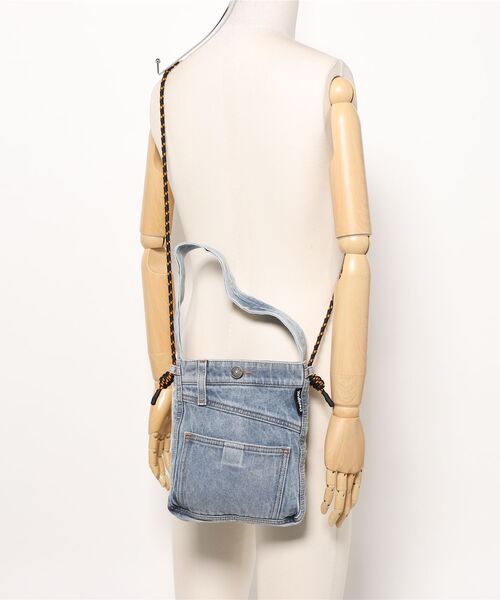 Desigual（デシグアル）の「REPRISEDENIMAMINI デニム ミニショルダーバッグ（ボディバッグ/ウエストポーチ・レディース・ブルー・FREE）」の10枚目の写真