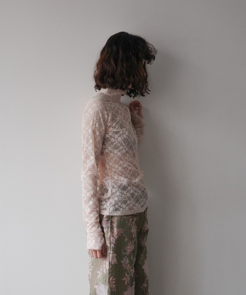 igi（イジ）の「GLITTER LACE TOPS / ハーフジップ ラメレーストップス（Tシャツ/カットソー・レディース・ホワイト/ピンク/ブラック・FREE）」の21枚目の写真