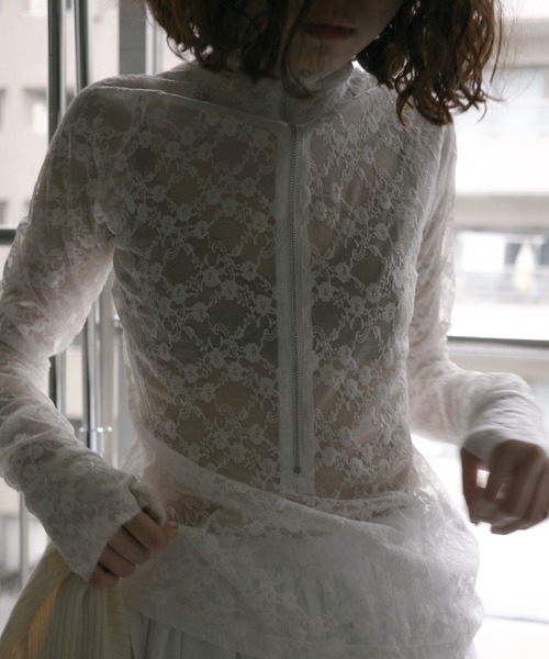 igi（イジ）の「GLITTER LACE TOPS / ハーフジップ ラメレーストップス（Tシャツ/カットソー・レディース・ホワイト/ピンク/ブラック・FREE）」の4枚目の写真