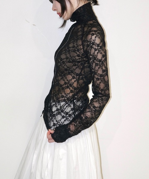 igi（イジ）の「GLITTER LACE TOPS / ハーフジップ ラメレーストップス（Tシャツ/カットソー・レディース・ホワイト/ピンク/ブラック・FREE）」の5枚目の写真