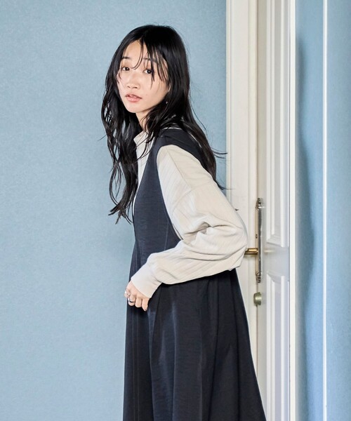 coen(コーエン)の「リピロンT / ワイドリブロングスリーブTシャツ(Tシャツ/カットソー・レディース・ベージュ/オフホワイト/ライトブルー/ブラック・L/M)」の19枚目の写真