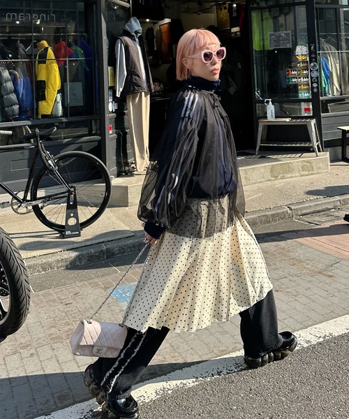 Alley Tokyo(アリートーキョー)の「デニムサイドフリフリパンツ(デニムパンツ・レディース・ライトブルー/グレー・FREE)」の8枚目の写真