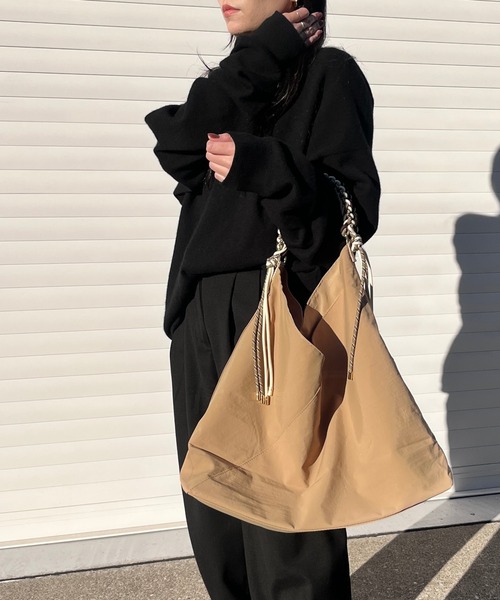 LE VERNIS（ル・ベルニ）の「LE VERNIS(ル・ベルニ)《A4サイズ対応》撥水Paracord one handle tote（トートバッグ・レディース・グレー/ブラック/アイボリー/ベージュ/ブルー・FREE）」の18枚目の写真