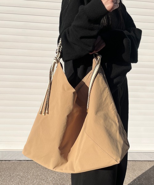 LE VERNIS（ル・ベルニ）の「LE VERNIS(ル・ベルニ)《A4サイズ対応》撥水Paracord one handle tote（トートバッグ・レディース・グレー/ブラック/アイボリー/ベージュ/ブルー・FREE）」の19枚目の写真