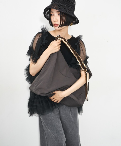 LE VERNIS（ル・ベルニ）の「LE VERNIS(ル・ベルニ)《A4サイズ対応》撥水Paracord one handle tote（トートバッグ・レディース・グレー/ブラック/アイボリー/ベージュ/ブルー・FREE）」の11枚目の写真