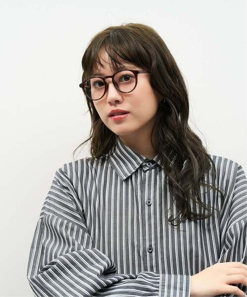 Zoff（ゾフ）の「【WEB限定】ボストン 型調光サングラス｜カラーレンズ｜トレンド｜紫外線対策｜UVカット｜レンズの色が変わるサングラス｜Zoff｜COLOR SUNGLASSES（サングラス・レディース・ブラック/ブラウン系その他5/ブラック系その他・FREE）」の7枚目の写真