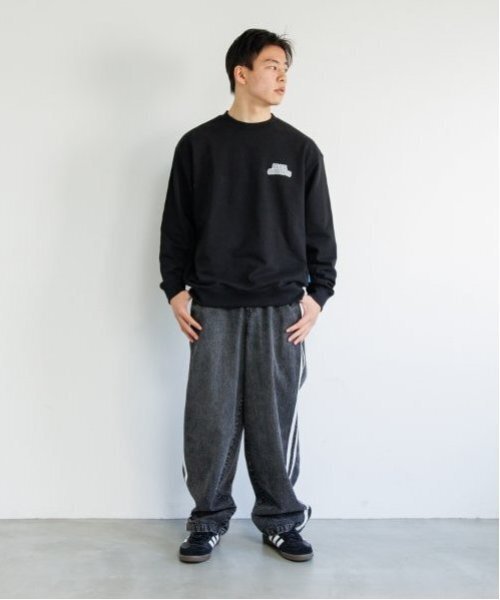 GLAZOS（グラソス）の「【大人向けサイズあり】【速乾・毛玉になりにくい】バックグラフィティビッグトレーナー（スウェット・キッズ・ブラック/ブラウン/オートミール・L/M/S/LL）」の5枚目の写真