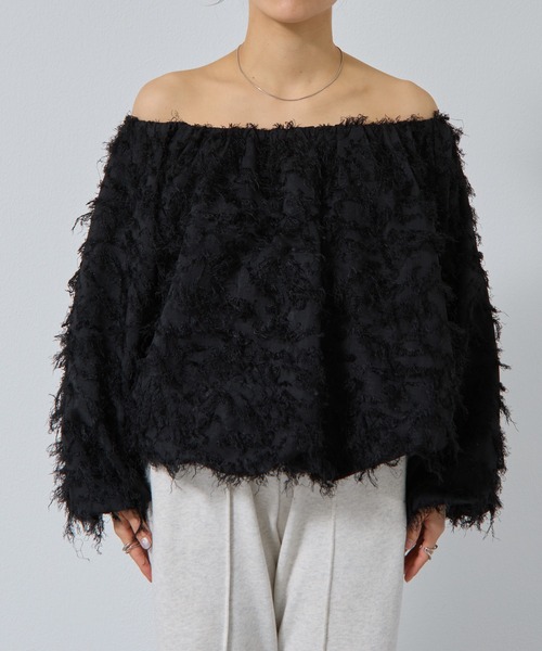 COLONY 2139（コロニートゥーワンスリーナイン）の「フリンジジャガードオフショルトップス（その他トップス・レディース・ホワイト/ブラック/カーキ・FREE）」の12枚目の写真