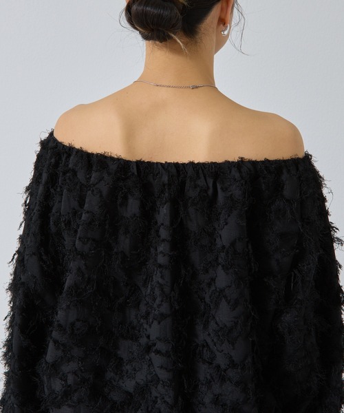 COLONY 2139（コロニートゥーワンスリーナイン）の「フリンジジャガードオフショルトップス（その他トップス・レディース・ホワイト/ブラック/カーキ・FREE）」の15枚目の写真