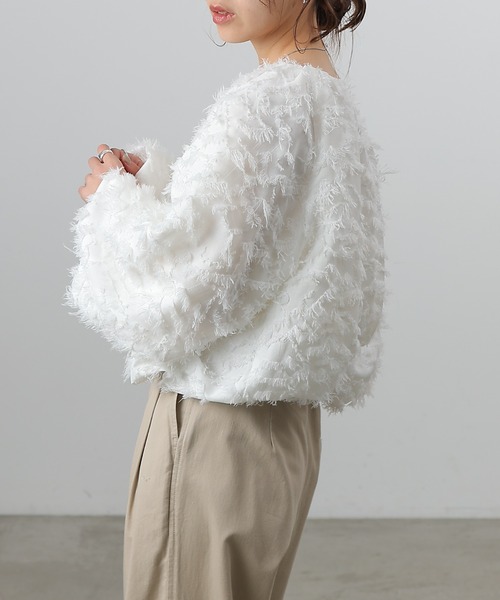 COLONY 2139（コロニートゥーワンスリーナイン）の「フリンジジャガードオフショルトップス（その他トップス・レディース・ホワイト/ブラック/カーキ・FREE）」の6枚目の写真