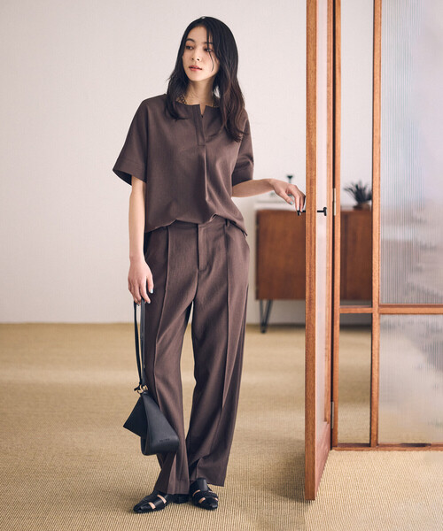 COMME CA ISM(コムサイズム)の「【UVカット・吸汗速乾・接触冷感】kireri ストレッチドライツイル Tブラウス(シャツ/ブラウス・レディース・グレイッシュベージュ/ダークブラウン・SMALL/MEDIUM/LARGE)」の3枚目の写真