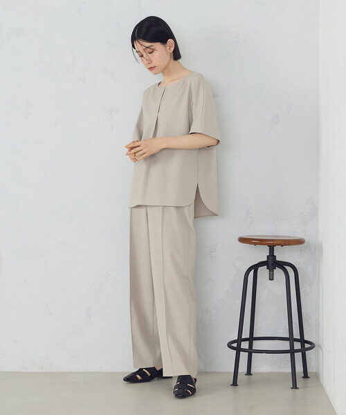 COMME CA ISM(コムサイズム)の「【UVカット・吸汗速乾・接触冷感】kireri ストレッチドライツイル Tブラウス(シャツ/ブラウス・レディース・グレイッシュベージュ/ダークブラウン・SMALL/MEDIUM/LARGE)」の13枚目の写真