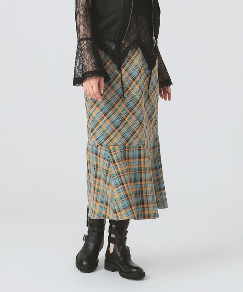 Ray BEAMS（レイビームス）の「チェック キリカエ マーメイド スカート（スカート・レディース・イエロー/ネイビー・0/1）」の4枚目の写真