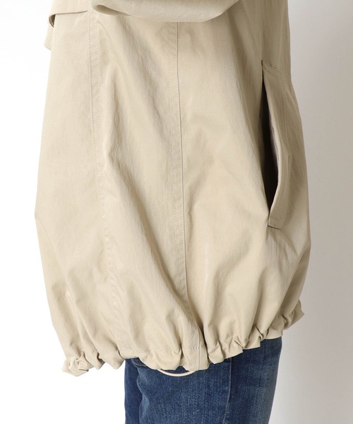 Jines（ジネス）の「撥水ツイルハイネックマウンテンパーカー（マウンテンパーカー・レディース・ベージュ/ブルー・38）」の16枚目の写真