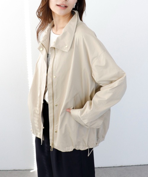 Jines（ジネス）の「撥水ツイルハイネックマウンテンパーカー（マウンテンパーカー・レディース・ベージュ/ブルー・38）」の5枚目の写真