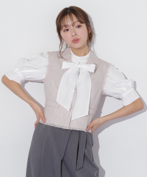 JILL by JILL STUART(ジルバイジルスチュアート)の「◇ショート丈テーラードジレ(ベスト・レディース・ピンク/ホワイト・FREE)」の1枚目の写真