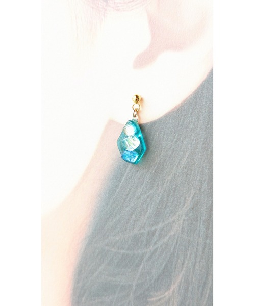 tone(トーン)の「【sawa】ゆれるガラスの粒ピアス(MA)(ピアス(両耳用)・レディース・ラベンダー/ターコイズブルー/ブルー・FREE)」の9枚目の写真