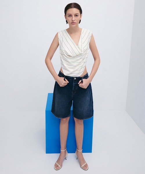 CHARLES & KEITH(チャールズ & キース)の「スティレットヒール アンクルストラップサンダル(サンダル・レディース・アイボリー/ブラック系その他2・24.5cm/23.5cm/23cm/22.5cm/22cm/26.5cm/25.5cm/25cm)」の17枚目の写真