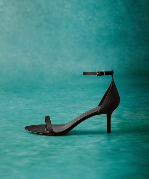 CHARLES & KEITH(チャールズ & キース)の「スティレットヒール アンクルストラップサンダル(サンダル・レディース・アイボリー/ブラック系その他2・24.5cm/23.5cm/23cm/22.5cm/22cm/26.5cm/25.5cm/25cm)」の10枚目の写真