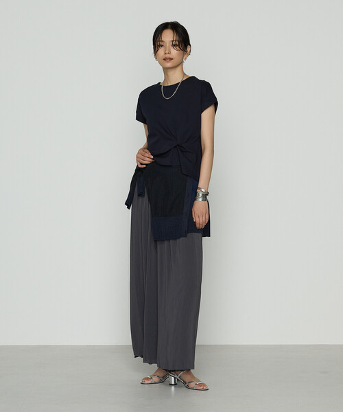 K.T KIYOKO TAKASE（キヨコタカセ）の「コットン強撚ポンチ デザインタックシャツ（Tシャツ/カットソー・レディース・ブラウン/ホワイト/ベージュ/ロイヤルブルー/ブラック/ネイビー・9号/11号）」の22枚目の写真